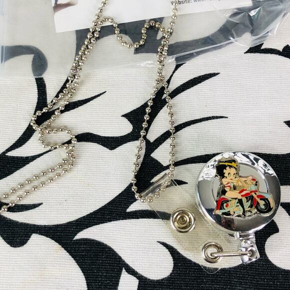 5 for $25| Custom made Betty Boop retractable badge holder - Picture 4 of 5